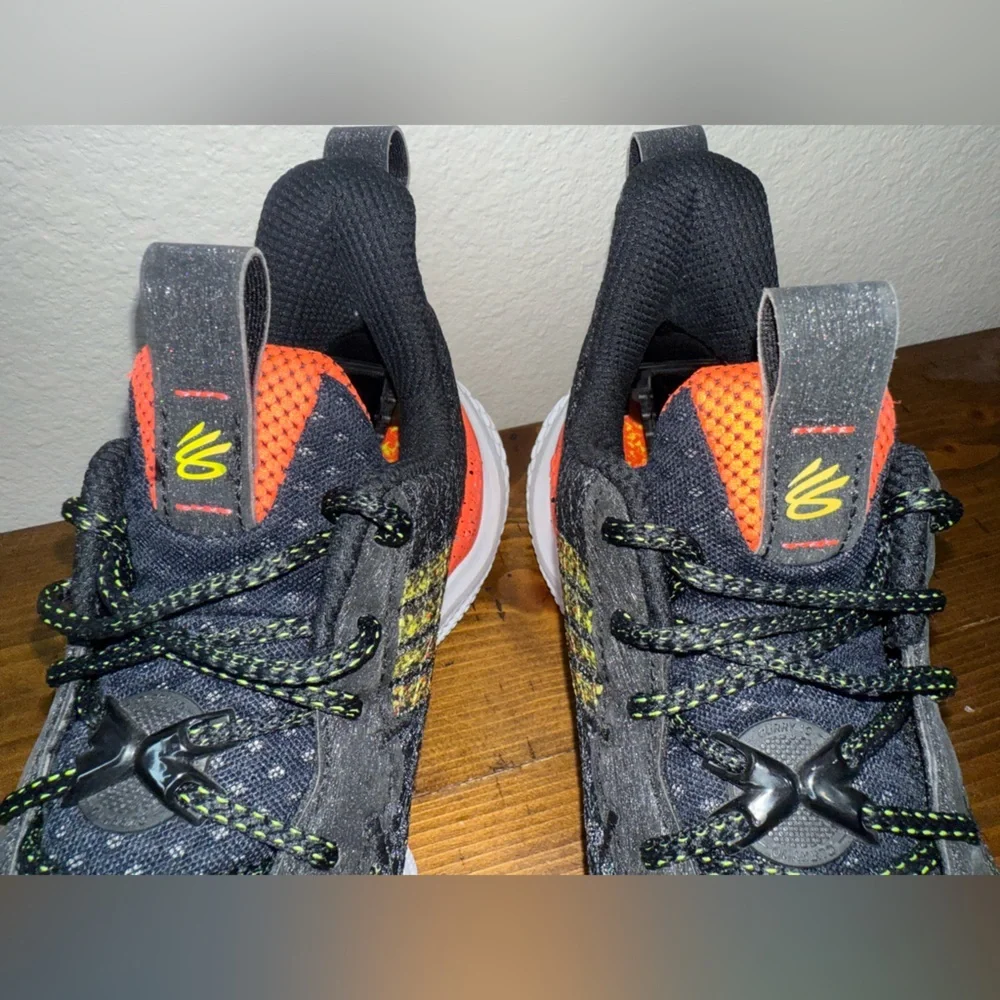 Under Armour Curry Flow Basketball Shoes Black Neon Streetwear‎ Sz 11